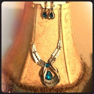 Necklace and earring set